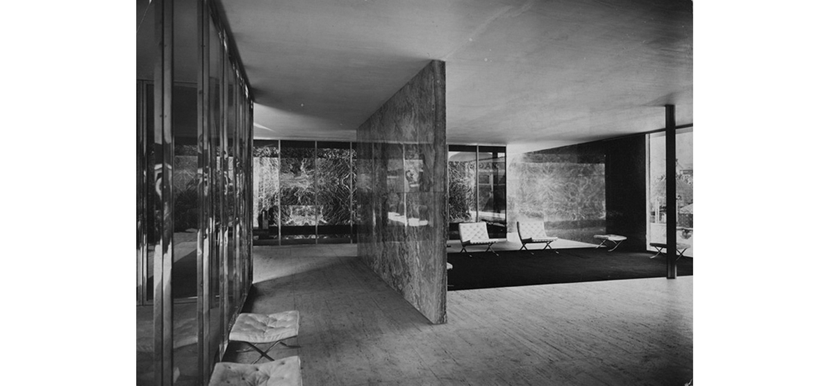 KNOLL International Barcelona Chair