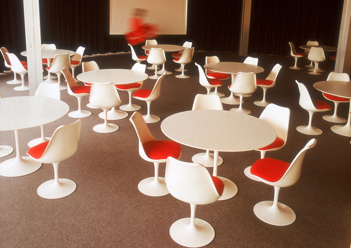 KNOLL International. Tulip-Chair