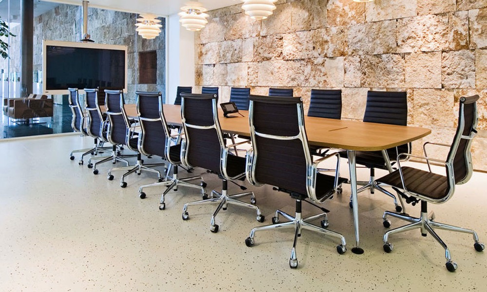 Vitra Aluminium-Chair Konferenz
